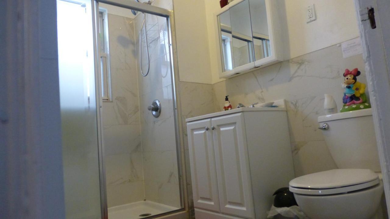 Classical American Homestay House Нью-Йорк Экстерьер фото